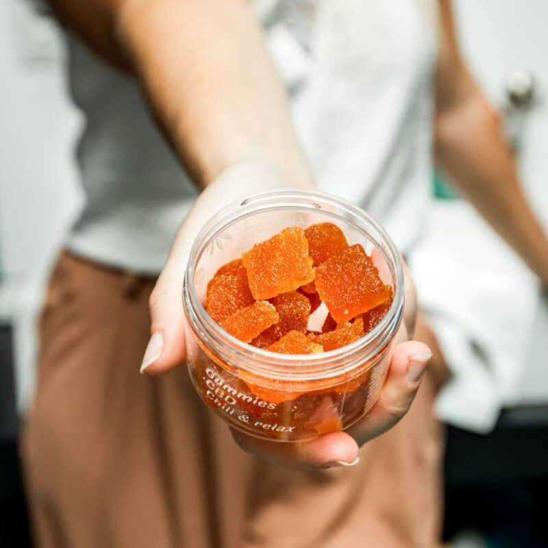 Gummies au CBD au dosage simplifiée pour améliorer son bien-être au quotidien par les plantes de tomine